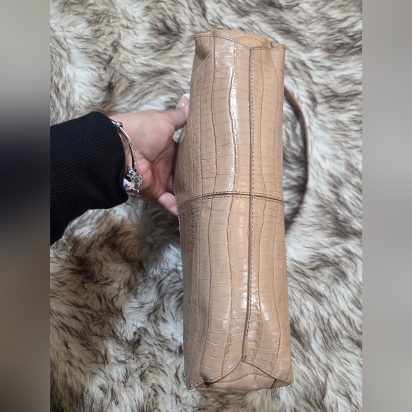 Vintage Etienne Aigner Tan Embossed Cowhide Shoulder Bag - Picture 15 of 15